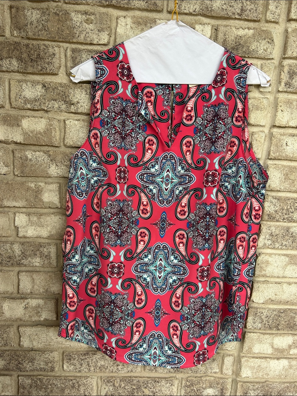 Sleeveless Coral Paisley-Print V-Neck Camisole